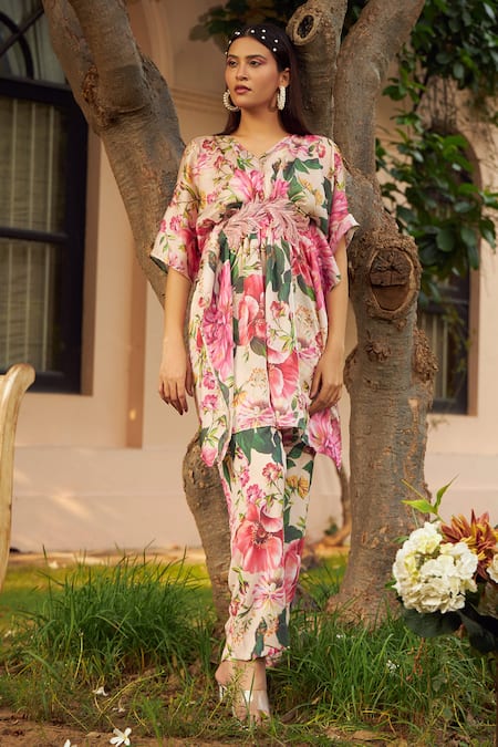 Tasuvure_Multi Color Georgette Embroidery V-neck Floral Garden Pattern Kaftan With Pant _at_Aza_Fashions