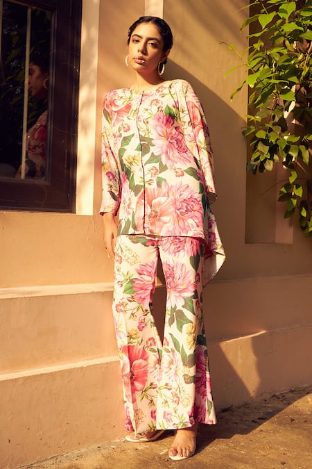 Tasuvure_Multi Color Georgette Round Floral Pattern Kaftan Shirt With Bell Bottom Pant _Online_at_Aza_Fashions