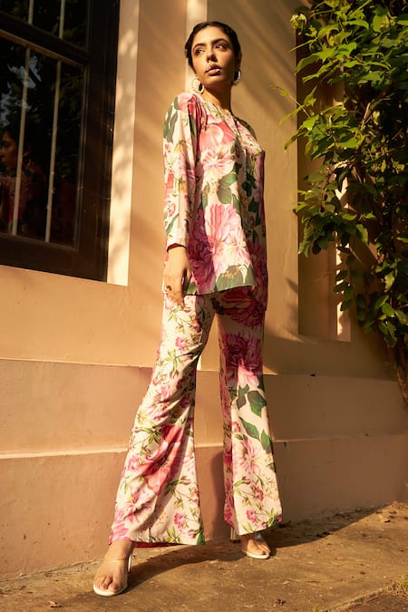 Tasuvure_Multi Color Georgette Round Floral Pattern Kaftan Shirt With Bell Bottom Pant _at_Aza_Fashions