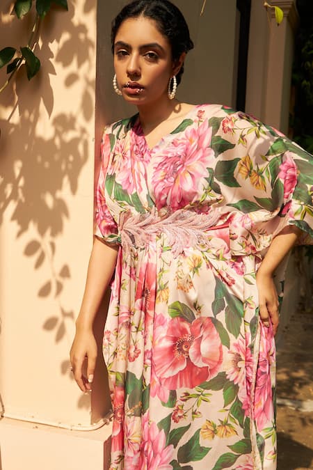 Buy_Tasuvure_Multi Color Georgette Cut Work V-neck Floral Bouquet Pattern Kaftan 