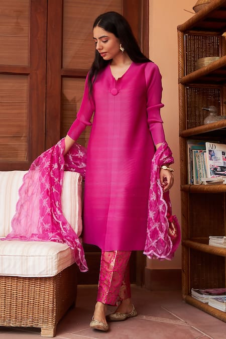 Buy Tasuvure Indes Pink Polyester, Brocade, Organza Sequins V-neck Pleated Kurta Set Online at Aza Fashions Buy_Tasuvure Indes_Pink Polyester, Brocade, Organza Sequins V-neck Pleated Kurta Set _Online_at_Aza_Fashions