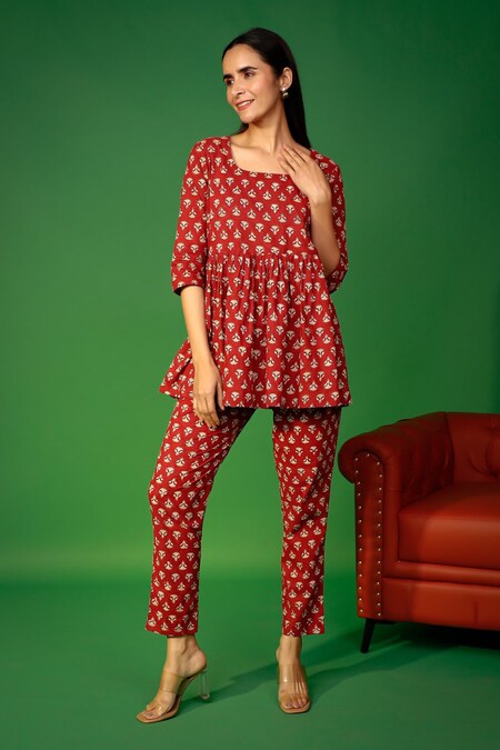 Pheeta Red Cotton Hand Printed Floral Patterns U Neck Gathered Top And Pant Set 