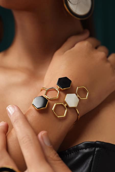 Buy Varnika Arora Black Stones Illeana Hand Cuff at Aza Fashions Buy_Varnika Arora_Black Stones Illeana Hand Cuff _at_Aza_Fashions