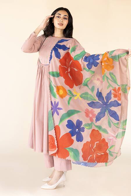 Shop Purvi Doshi Pink Embroidery Floral Hand Painted Dupatta at Aza Fashions Shop_Purvi Doshi_Pink Embroidery Floral Hand Painted Dupatta_at_Aza_Fashions