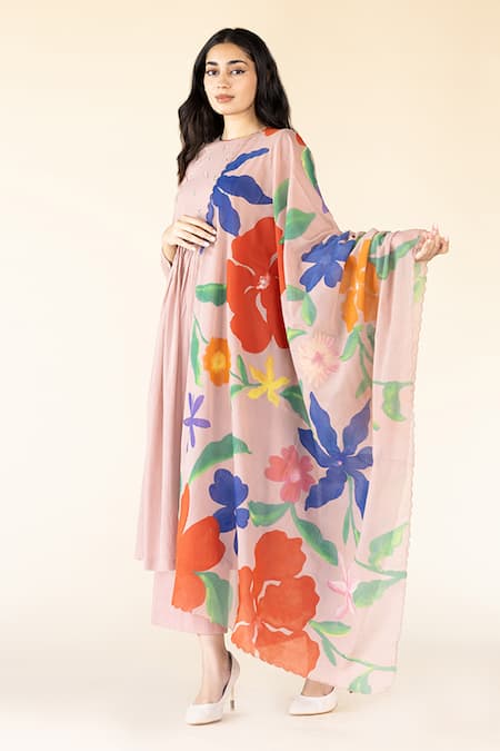 Purvi Doshi Pink Embroidery Floral Hand Painted Dupatta Online at Aza Fashions Purvi Doshi_Pink Embroidery Floral Hand Painted Dupatta_Online_at_Aza_Fashions