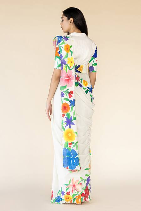 Shop Purvi Doshi Off White Muslin V-neck Floral Hand Painted Blouse at Aza Fashions Shop_Purvi Doshi_Off White Muslin V-neck Floral Hand Painted Blouse_at_Aza_Fashions