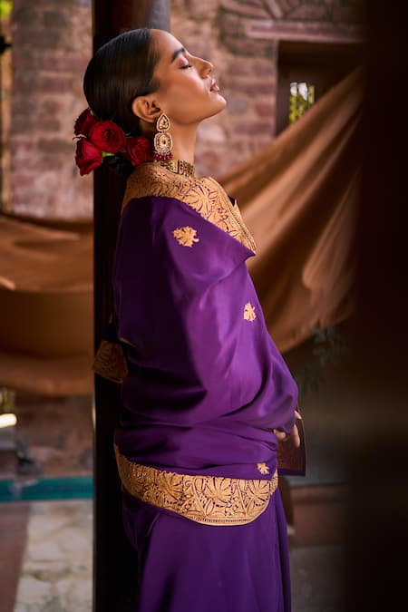 The Whole Nine Yards_Purple Silk Embroidery V-neck Banafsha Border Saree With Blouse _Online_at_Aza_Fashions