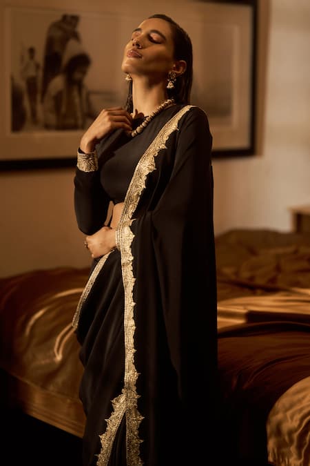 The Whole Nine Yards Siddra Paisley Chinar Border Saree With Blouse 