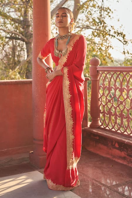 Buy_The Whole Nine Yards_Red Silk, Crepe Embroidery Square Neck Shaheen Leaf Border Saree With Blouse _Online_at_Aza_Fashions