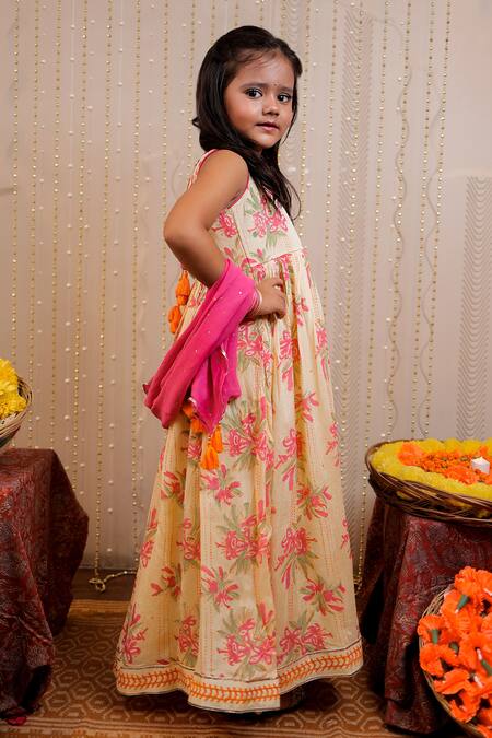 Tiny Colour Yellow Muslin Tassels Floral Hand Block Print Anarkali With Dupatta Online at Aza Fashions Tiny Colour_Yellow Muslin Tassels Floral Hand Block Print Anarkali With Dupatta _Online_at_Aza_Fashions