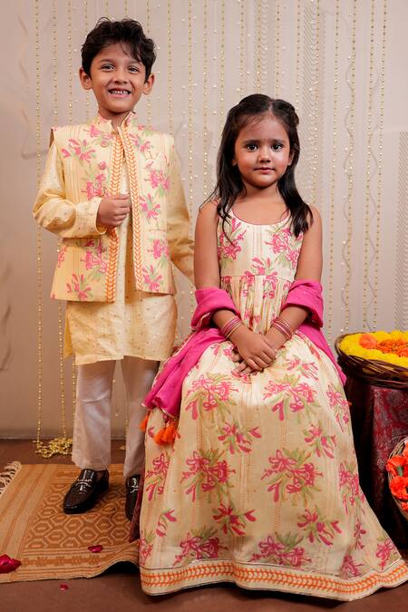 Buy Tiny Colour Yellow Muslin Tassels Floral Hand Block Print Anarkali With Dupatta Online at Aza Fashions Buy_Tiny Colour_Yellow Muslin Tassels Floral Hand Block Print Anarkali With Dupatta _Online_at_Aza_Fashions