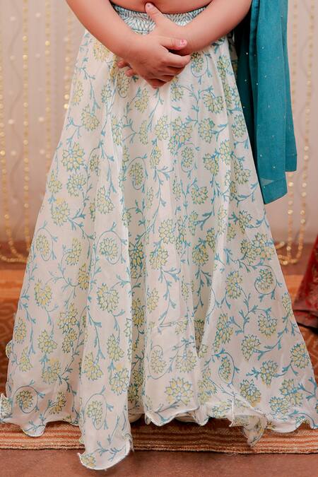 Tiny Colour White Muslin, Chiffon, Georgette Mirrors, Printed Skirt And Crop Top Set Online at Aza Fashions Tiny Colour_White Muslin, Chiffon, Georgette Mirrors, Printed Skirt And Crop Top Set _Online_at_Aza_Fashions