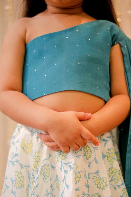 Shop Tiny Colour White Muslin, Chiffon, Georgette Mirrors, Printed Skirt And Crop Top Set Online at Aza Fashions Shop_Tiny Colour_White Muslin, Chiffon, Georgette Mirrors, Printed Skirt And Crop Top Set _Online_at_Aza_Fashions