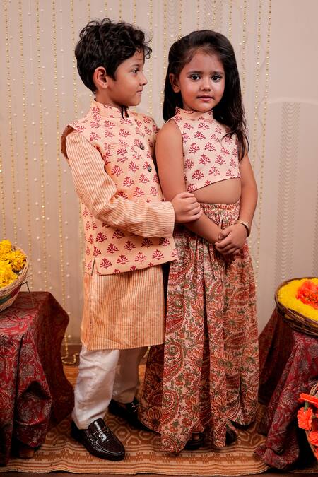 Buy_Tiny Colour_Peach Cotton Embroidery Garden Print Bundi And Kurta Set _Online_at_Aza_Fashions