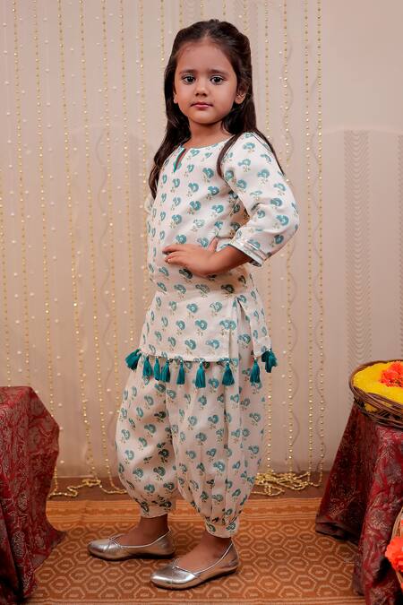 Shop Tiny Colour White Chiffon Tassels Bouquet Print Kurta And Pant Set Online at Aza Fashions Shop_Tiny Colour_White Chiffon Tassels Bouquet Print Kurta And Pant Set _Online_at_Aza_Fashions
