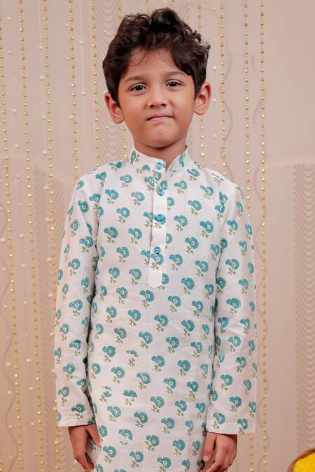 Tiny Colour White Cotton, Silk Embroidery Flower Print Kurta Set Online at Aza Fashions Tiny Colour_White Cotton, Silk Embroidery Flower Print Kurta Set _Online_at_Aza_Fashions