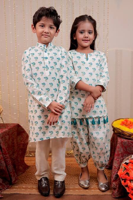 Shop Tiny Colour White Cotton, Silk Embroidery Flower Print Kurta Set Online at Aza Fashions Shop_Tiny Colour_White Cotton, Silk Embroidery Flower Print Kurta Set _Online_at_Aza_Fashions