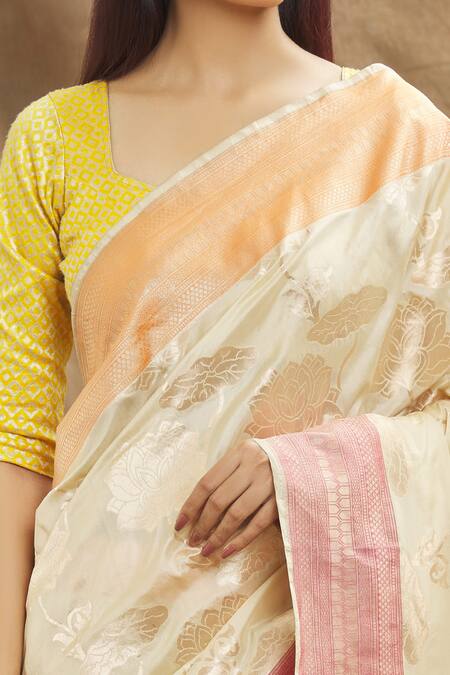 Buy_Resa By Ushnakmals_Ivory Katan Silk Woven Lotus Motif Saree