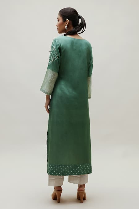 Shop Naina Jain Green Silk Gota Patti, Embroidery Round Neck Yoke Kurta at Aza Fashions Shop_Naina Jain_Green Silk Gota Patti, Embroidery Round Neck Yoke Kurta _at_Aza_Fashions