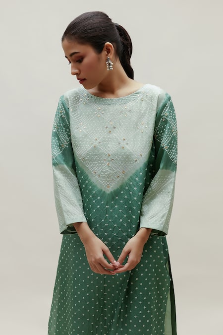 Shop Naina Jain Green Silk Gota Patti, Embroidery Round Neck Yoke Kurta Online at Aza Fashions Shop_Naina Jain_Green Silk Gota Patti, Embroidery Round Neck Yoke Kurta _Online_at_Aza_Fashions