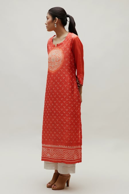 Buy Naina Jain Orange Silk Gota Patti Round Neck Bandhani Pattern Straight Kurta Online at Aza Fashions Buy_Naina Jain_Orange Silk Gota Patti Round Neck Bandhani Pattern Straight Kurta _Online_at_Aza_Fashions