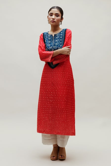 Naina Jain Red Silk Gota Patti Round Neck Bandhani Work Kurta Online at Aza Fashions Naina Jain_Red Silk Gota Patti Round Neck Bandhani Work Kurta _Online_at_Aza_Fashions