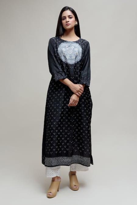 Naina Jain Black Silk Gota Patti Round Neck Bandhani Pattern Kurta Online at Aza Fashions Naina Jain_Black Silk Gota Patti Round Neck Bandhani Pattern Kurta _Online_at_Aza_Fashions