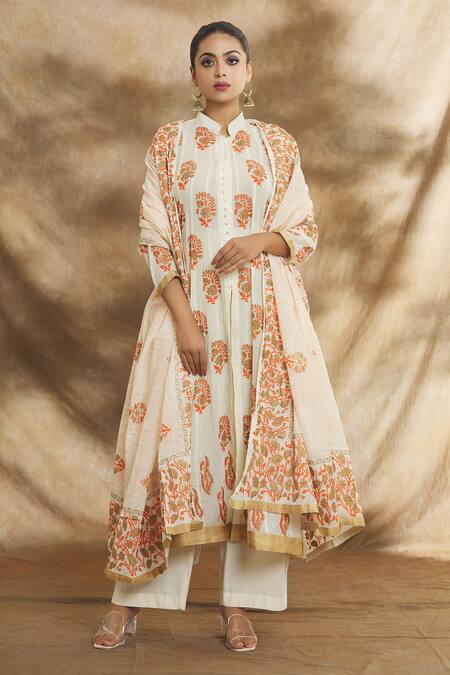 Shop Peenacolada Cream Cotton, Muslin Bandeau Neck Floral Print Kurta Set Online at Aza Fashions Shop_Peenacolada_Cream Cotton, Muslin Bandeau Neck Floral Print Kurta Set _Online_at_Aza_Fashions