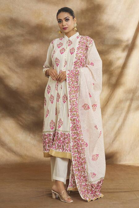 Peenacolada_Cream Cotton Embroidery Bandeau Neck Floral Print Straight Kurta Set _at_Aza_Fashions