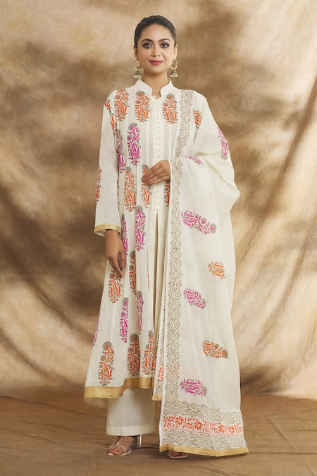 Buy Peenacolada Cream Cotton Embroidery Bandeau Neck Straight Floral Block Print Kurta Set at Aza Fashions Buy_Peenacolada_Cream Cotton Embroidery Bandeau Neck Straight Floral Block Print Kurta Set_at_Aza_Fashions