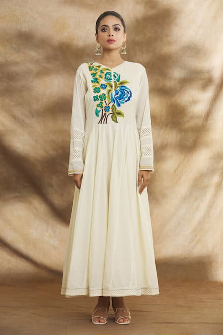 Buy_Peenacolada_Cream Cotton Embroidery, Lace V-neck Floral Anarkali _Online_at_Aza_Fashions