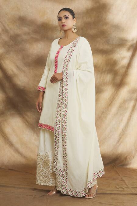 Peenacolada_Cream Cotton, Jacquard Embroidery, Zari Round Neck Floral Kurta Gharara Set _at_Aza_Fashions