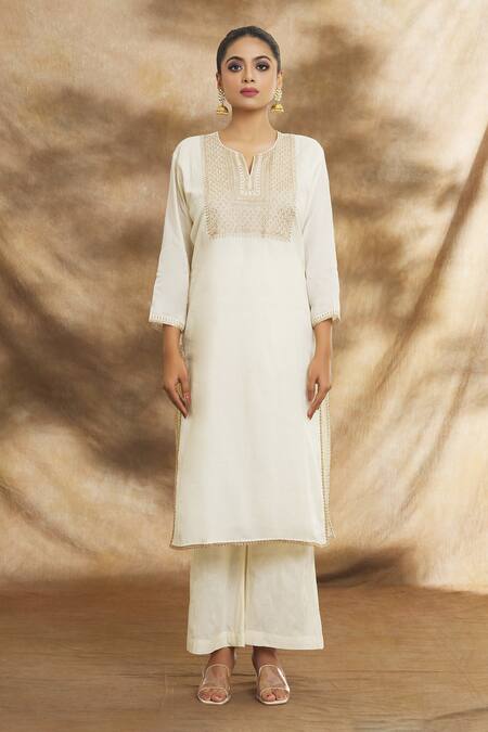 Shop Peenacolada Off White Cotton Embroidery Split V-neck Aari Bodice Kurta Pant Set Online at Aza Fashions Shop_Peenacolada_Off White Cotton Embroidery Split V-neck Aari Bodice Kurta Pant Set _Online_at_Aza_Fashions