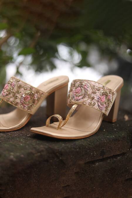 Buy_Foot Fuel_Gold Beads, Zari, Embroidery Ekraar Hand Embellished Block Heels 