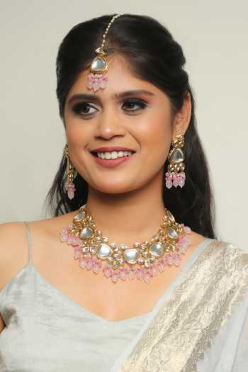 Ishhaara Geometric Pattern Embellished Choker Set 