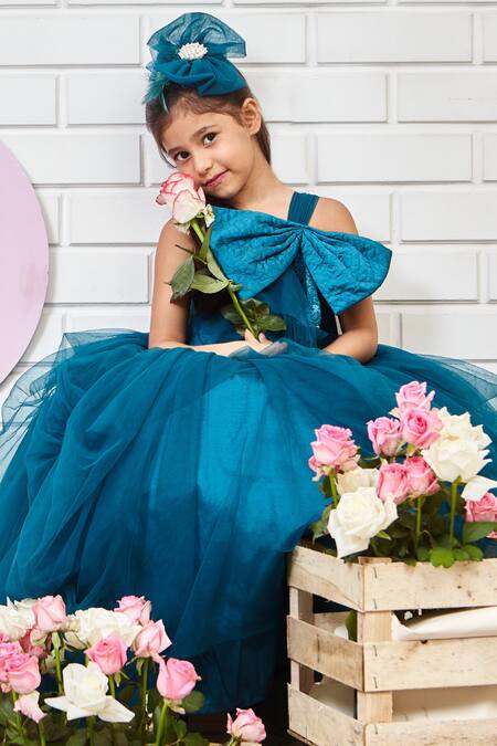 Shop Pinkcow designs pvt ltd Blue Taffeta, Net, Canvas, Cotton Solid Flared One-shoulder Gown Online at Aza Fashions Shop_Pinkcow designs pvt ltd_Blue Taffeta, Net, Canvas, Cotton Solid Flared One-shoulder Gown _Online_at_Aza_Fashions