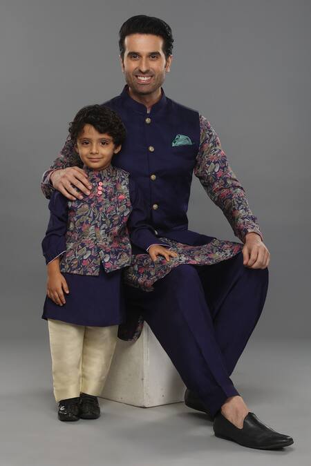 Shop_Para_Purple Silk, Satin, Linen, Muslin Floral Printed Kurta Set And Bundi_Online_at_Aza_Fashions