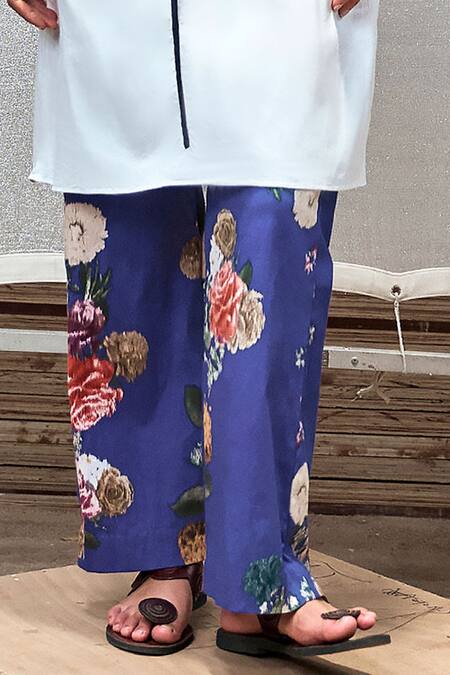 Amka_White Cotton Embroidery Round Neck Manila Kurta And Pant Set_Online_at_Aza_Fashions