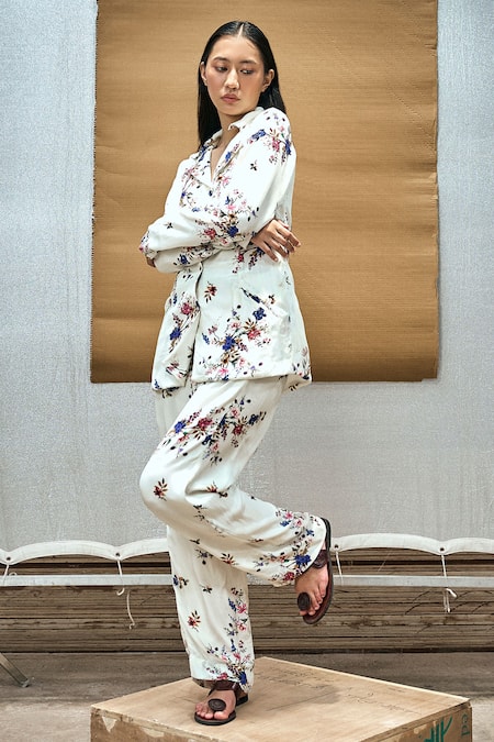 AMKA Crayon Silk Printed Blazer & Pant Set 