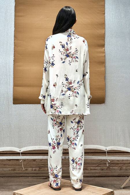 Shop Amka White Silk Embroidery Crayon Printed Blazer And Pant Set at Aza Fashions Shop_Amka_White Silk Embroidery Crayon Printed Blazer And Pant Set_at_Aza_Fashions