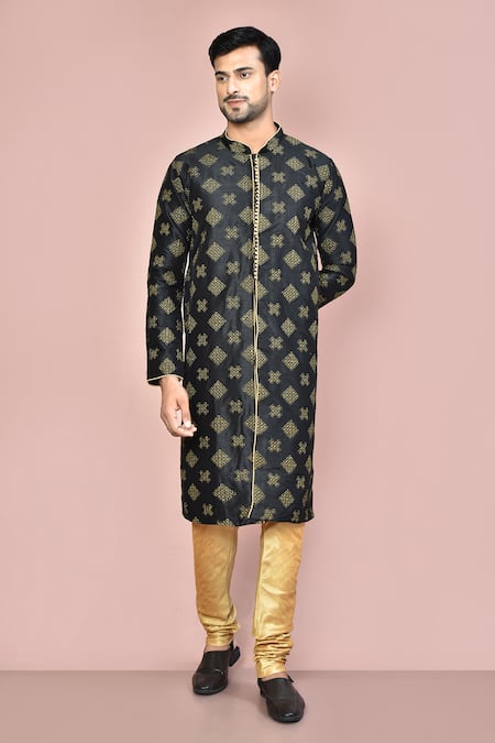 Arihant Rai Sinha Thread Work Kurta 