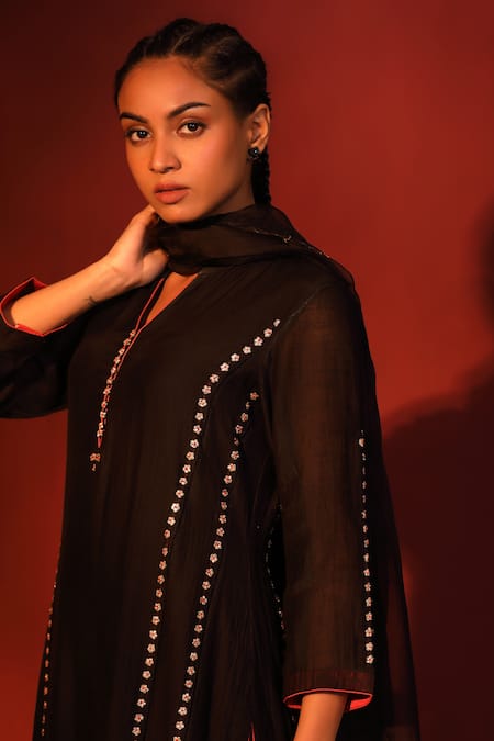 Shetab Kazmi_Black Chanderi Embroidery Mandarin Collar Siyaah Stripe Pattern Kurta Set _Online_at_Aza_Fashions