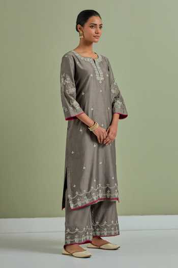 Priya Chaudhary_Grey Chanderi Silk Embroidery Round Neck Kurta _Online_at_Aza_Fashions