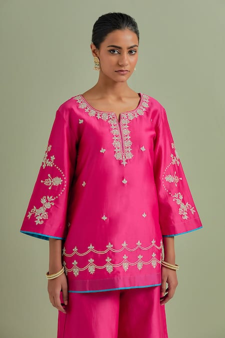 Priya Chaudhary Embroidered Chanderi Silk Short Kurta 