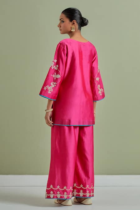 Priya Chaudhary Embroidered Chanderi Silk Short Kurta 