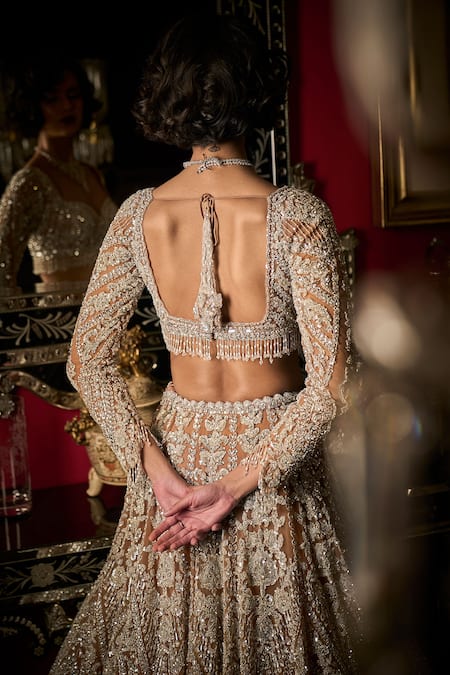 backless blouse designs bridal fashion | Wedding blouse designs, Bridal  lehenga blouse design, Fancy blouse designs
