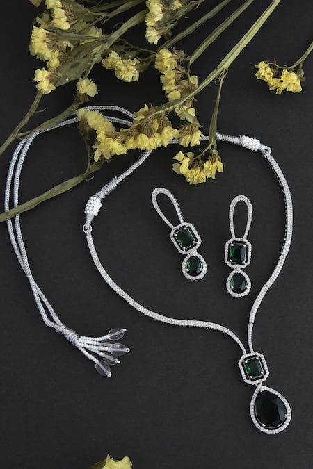 Swabhimann Emerald Drop Studded Necklace Set 