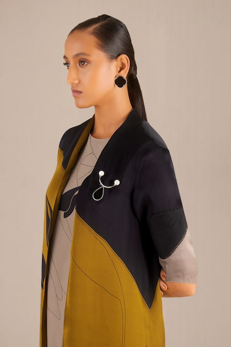 Ampm Brown Chanderi Round Neck Zaila Color Blocked Cape And Palazzo Set at Aza Fashions Ampm_Brown Chanderi Round Neck Zaila Color Blocked Cape And Palazzo Set_at_Aza_Fashions