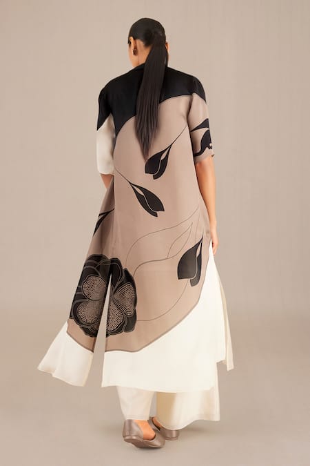 Shop Ampm Grey Organza, Chanderi Round Neck Zaila Long Colorblocked Cape And Palazzo Set at Aza Fashions Shop_Ampm_Grey Organza, Chanderi Round Neck Zaila Long Colorblocked Cape And Palazzo Set_at_Aza_Fashions