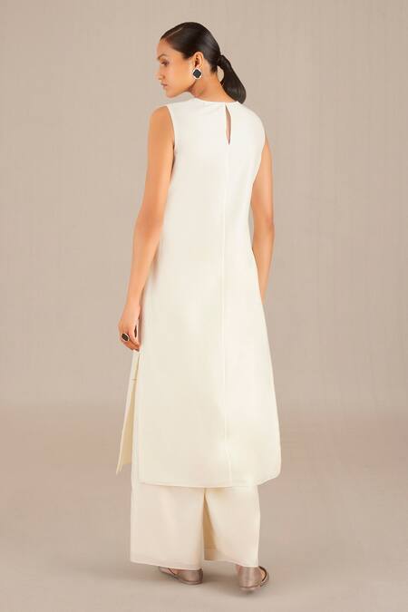 Buy Ampm Grey Organza, Chanderi Round Neck Zaila Long Colorblocked Cape And Palazzo Set Online at Aza Fashions Buy_Ampm_Grey Organza, Chanderi Round Neck Zaila Long Colorblocked Cape And Palazzo Set_Online_at_Aza_Fashions